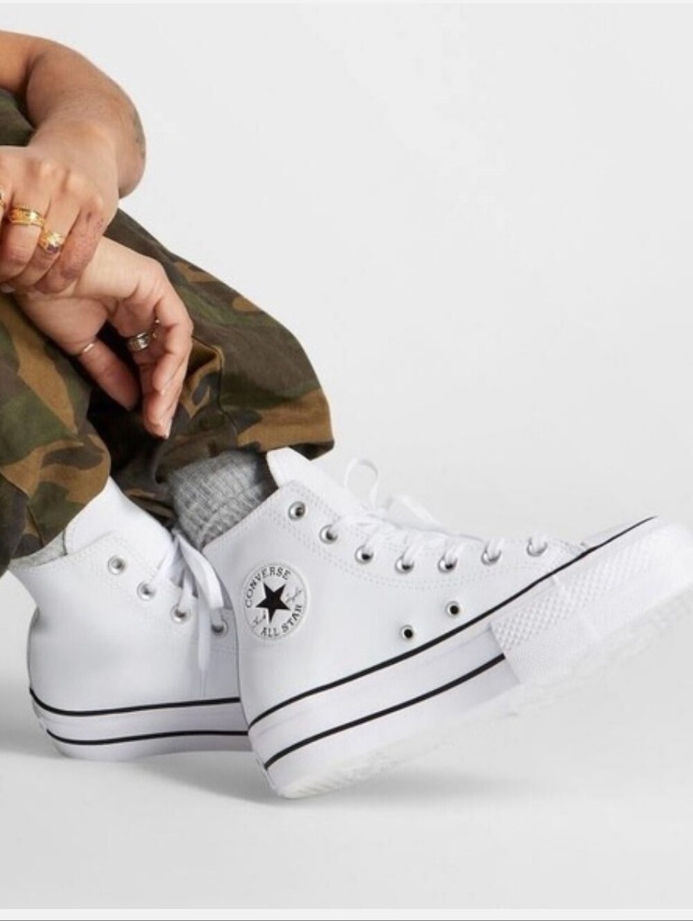 Converse Women's 9 Chuck Taylor AllStar Lift High Platform Leather high Sneakers